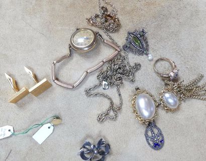 Lot de bijoux divers. 