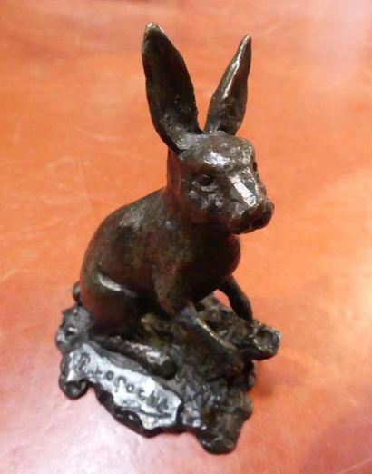Patrick LAROCHE, Lapin en bronze, signé