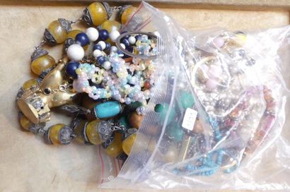 Lot de bijoux fantaisie 