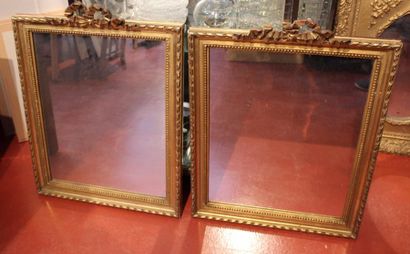 Paire de miroirs de style Louis XVI