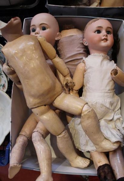 Poupées têtes porcelaine en l'état