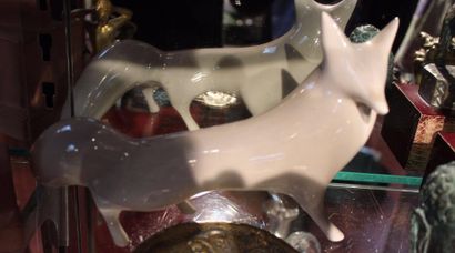 Royal Dux, Fennec en porcelaine