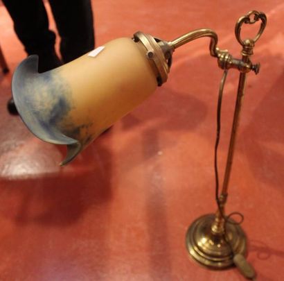 Lampe de bureau tulipe en verre marmorée...