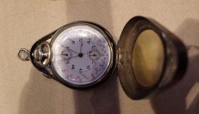 Chronomètre dans son étuis
