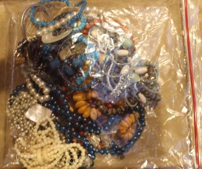 Lot de colliers