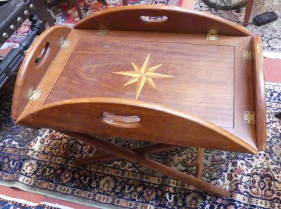 Petite table de marine pliable