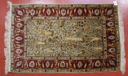 TAPIS Hereke en soie à déor d'oiseaux branchés...