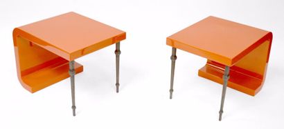 Paire de BOUTS de CANAPÉ en bois laqué orangé,...