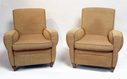 Paire de FAUTEUILS club la garniture de tissu...