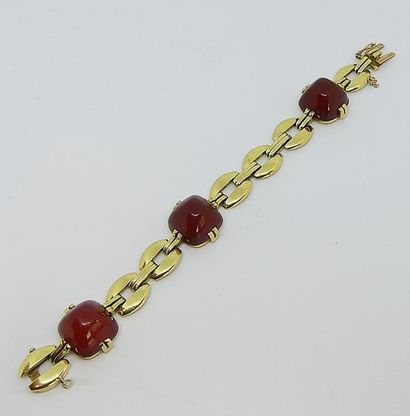 BRACELET en or jaune, la maille géométrique...