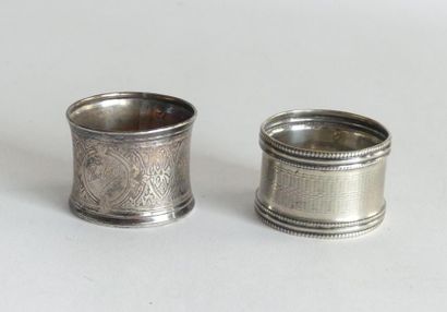 LOT DE DEUX ANNEAUX de SERVIETTE en argent...