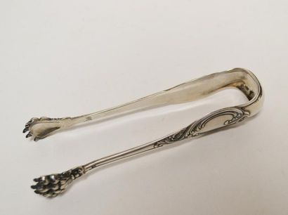 PINCE à SUCRE en argent modèle Rocaille,...