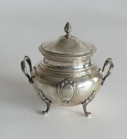Charmant SUCRIER couvert en argent, à décor...