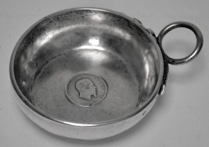 TASTE VIN en argent, le pied orné d'une chainette,...