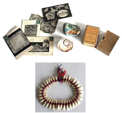 Lot de cinq CARTES POSTALES sur les dentelles,...