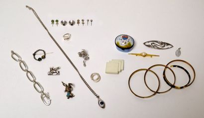 Lot de bijoux en argent : Bracelets Semainier,...