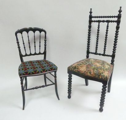 Deux CHAISES en bois noirci Napoléon III....