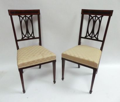Paire de CHAISES de style anglais.