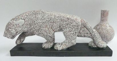 PRIMAVERA. Panthère en céramique bullée signée...