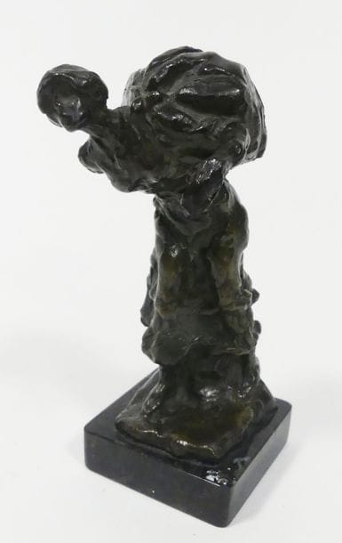 Gaston BROQUET, Bronze figurant une femme...