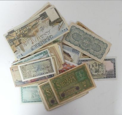Lot de BILLETS de divers pays