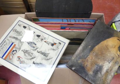 Lot de pièces encadrées, fixés sous verres...