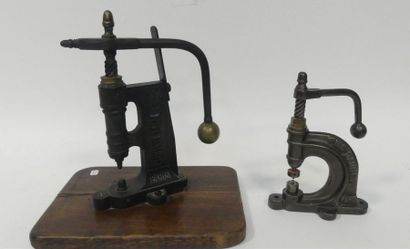 NON VENU - Deux PRESSES d'établi pour ma...