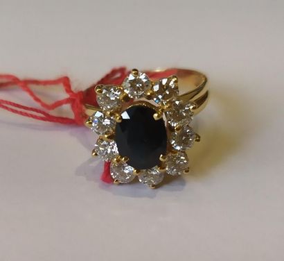 Daisy ring in yellow gold (18K) set with...