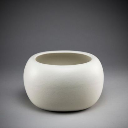 GUCCI. Large ceramic vase, cream engobe....
