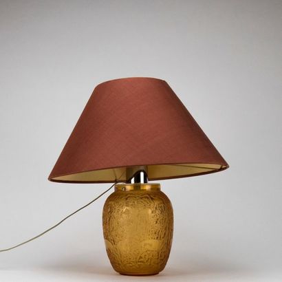 LALIC. Lamp in moulded, pressed, yellow tinted...