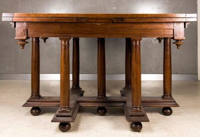 Italian-style table, moulded walnut legs,...