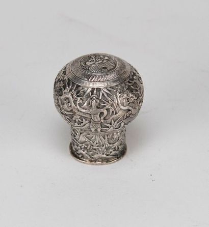 Chiselled silver cane knob. Indochina, early...