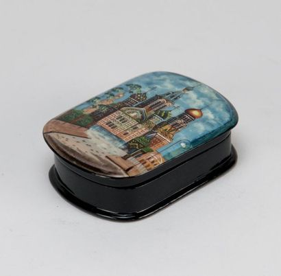 Lacquered wooden box decorated with the Basilica...
