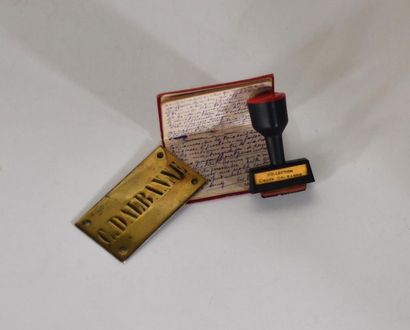Plaque en laiton gravée C. Dalbanne. 
4,5x8,5...