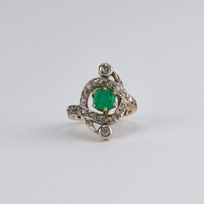 Emerald 18K yellow gold (1900 style) setting...
