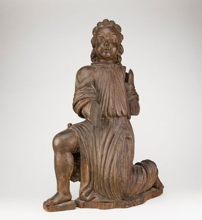 Ange agenouillé en bois sculpté, XVIIIème...