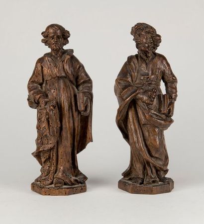 Deux apôtres en bois sculpté. début du XVIIIème...