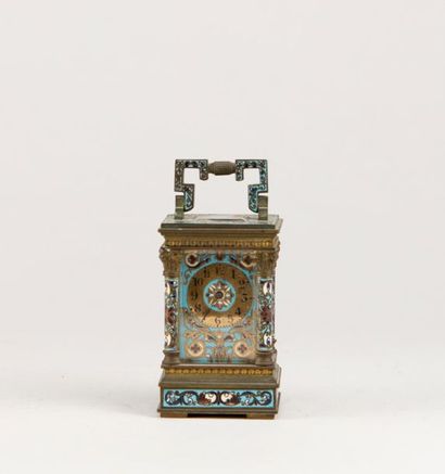 Pendulette, la cage émaillée à colonnes corinthiennes....