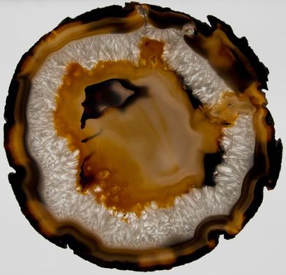 Importante tranche d'agate translucide de...