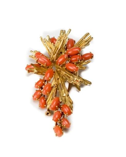Brooch in 18K yellow gold with a hare's head...