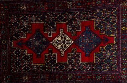 Persian carpet, Seneh origin, year 70. 
Cotton...