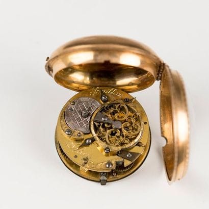 Cock watch in yellow gold. The movement signed...