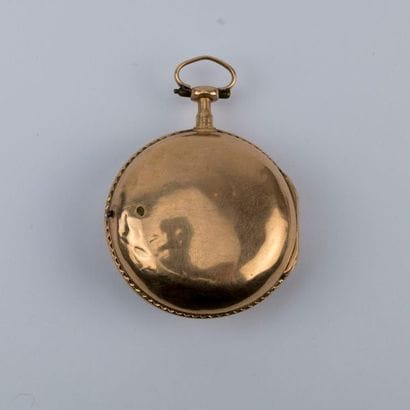 Cock watch in yellow gold. The movement signed...