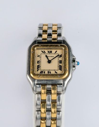 CARTIER. Montre modèle panthère en or et...