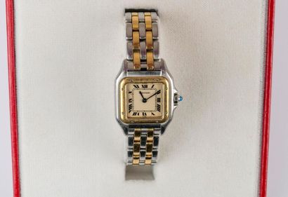 CARTIER. Montre modèle panthère en or et...