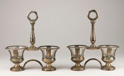 Paire d'huiliers-vinaigriers en argent. 1819-1838....