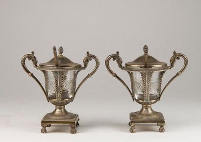 Paire de moutardiers en argent à décor de...