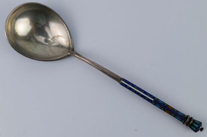 Grande cuillère à caviar en argent et émail...