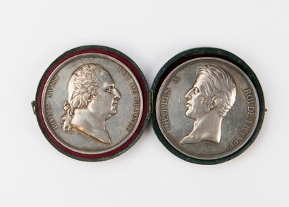 Deux médailles en argent de grand module...