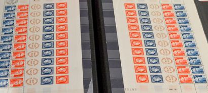 **/*/O 	14 Albums + 1 Boite. France SM et...